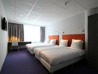 Court Garden 3*