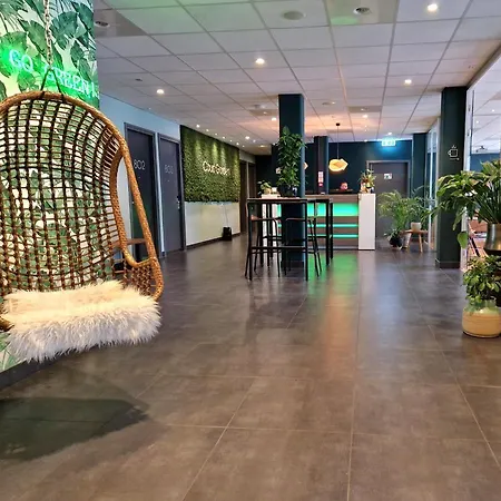 Court Garden Hotel 4*