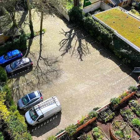 Hotel Court Garden